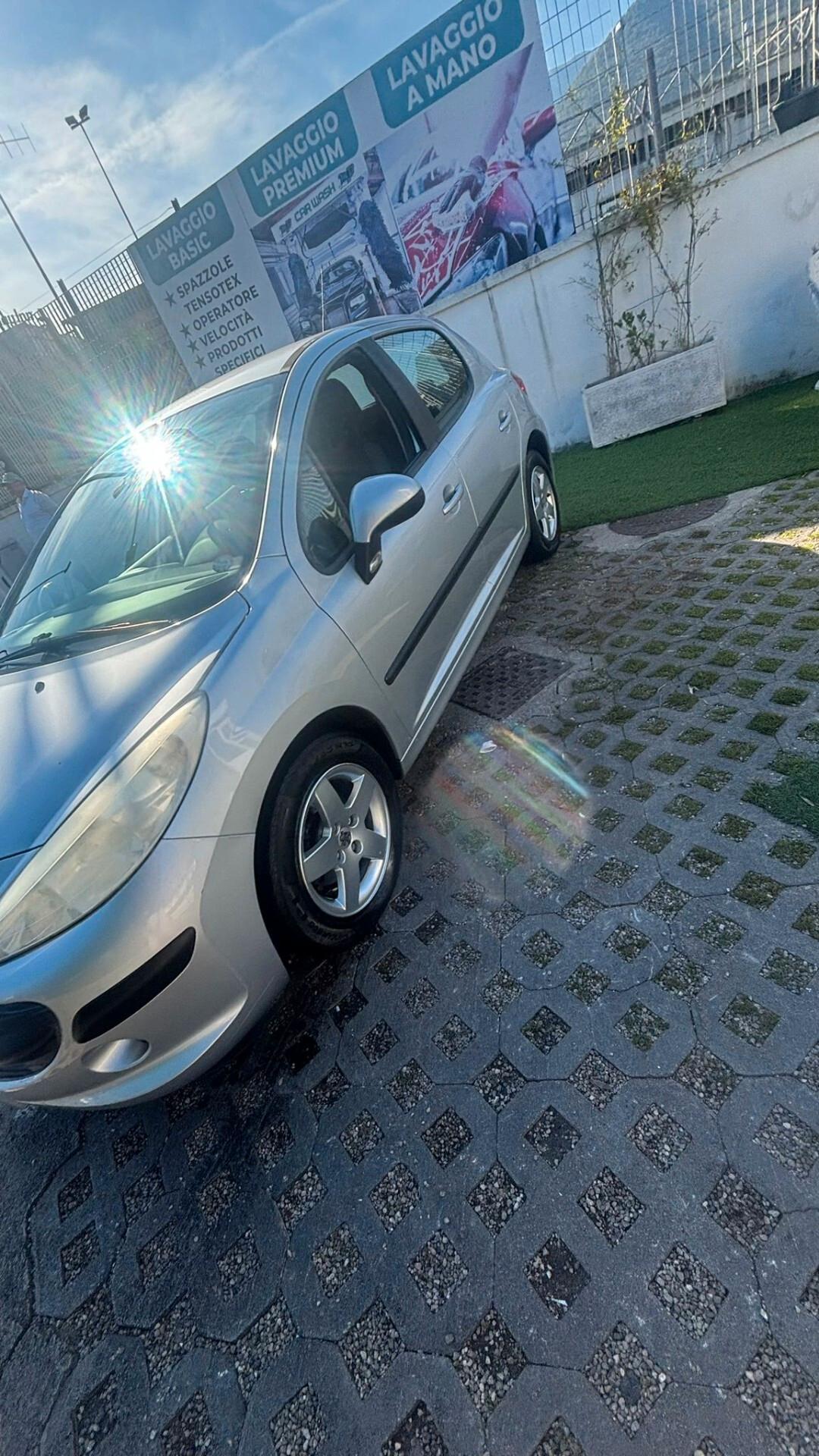 Peugeot 207 1.4 HDi 70CV 5p. ONE Line