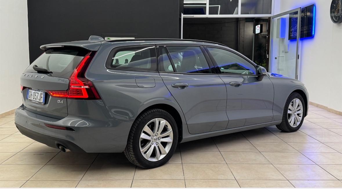 Volvo V60 B4 (d) Geartronic Momentum Pro-80.000 km