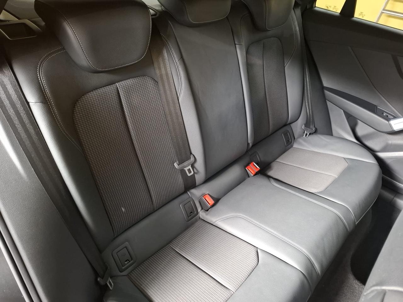 Audi Q2 30 TDI S tronic Identity Black full optional