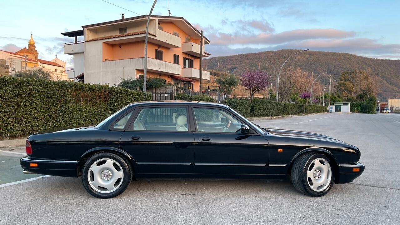 Jaguar XJR 4.0 325 cv con tetto apribile 1996 full
