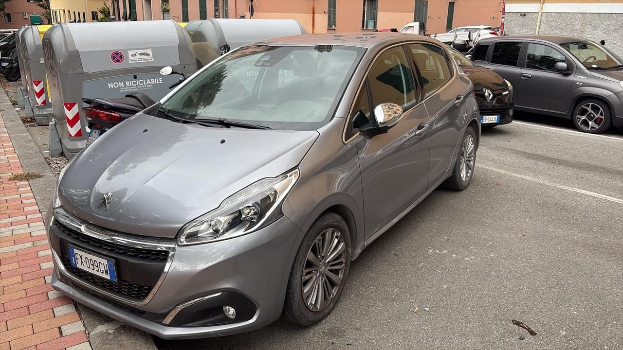 Peugeot 208 PureTech 82-Marciante - CONSUMA OLIO