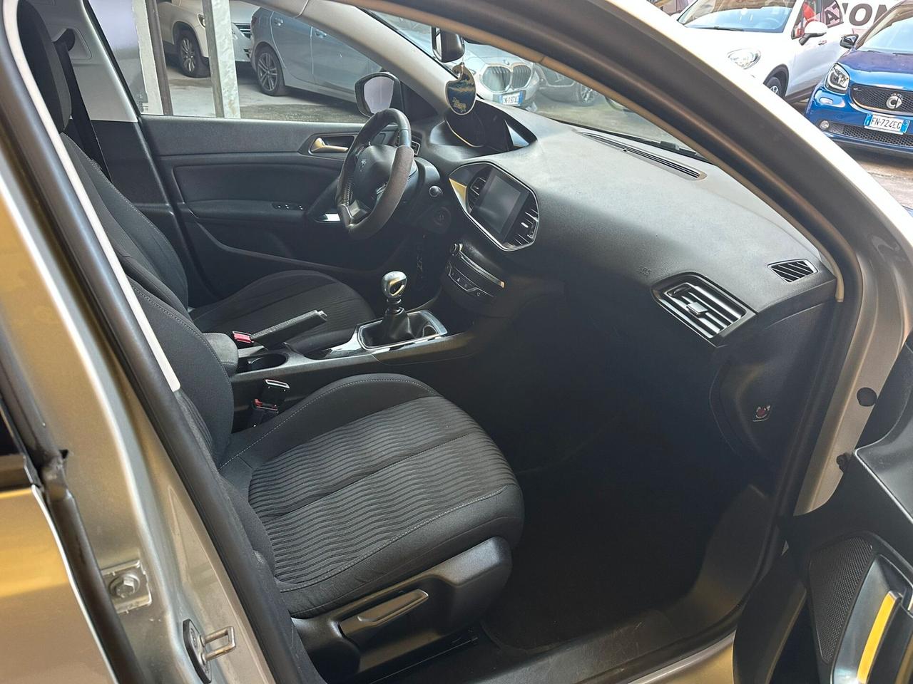 Peugeot 308 1.6cc diesel 12 mesi garanzia-2014