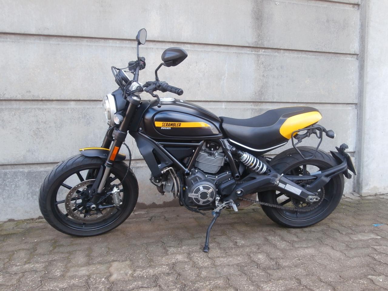 Ducati Scrambler 800 Full Throtte del 2017 PASSAGGIO ,TAGLIANDO E GARANZIA COMPRESI