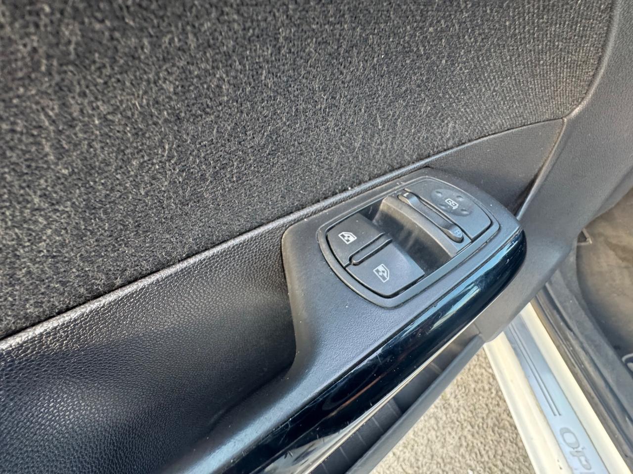 Opel Corsa 1.2 5 porte ok neopatentati