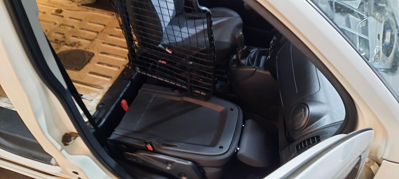 Peugeot Bipper 1.4 HDi 70CV Furgone Classe 2