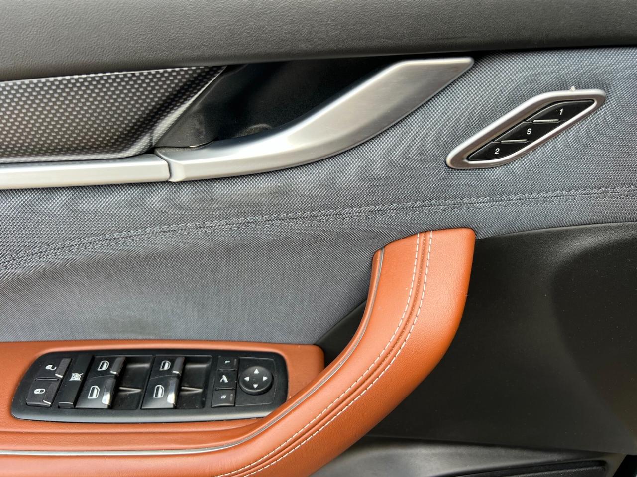 Maserati Levante AWD GRANLUSSO / UNICO PROPRIETARIO