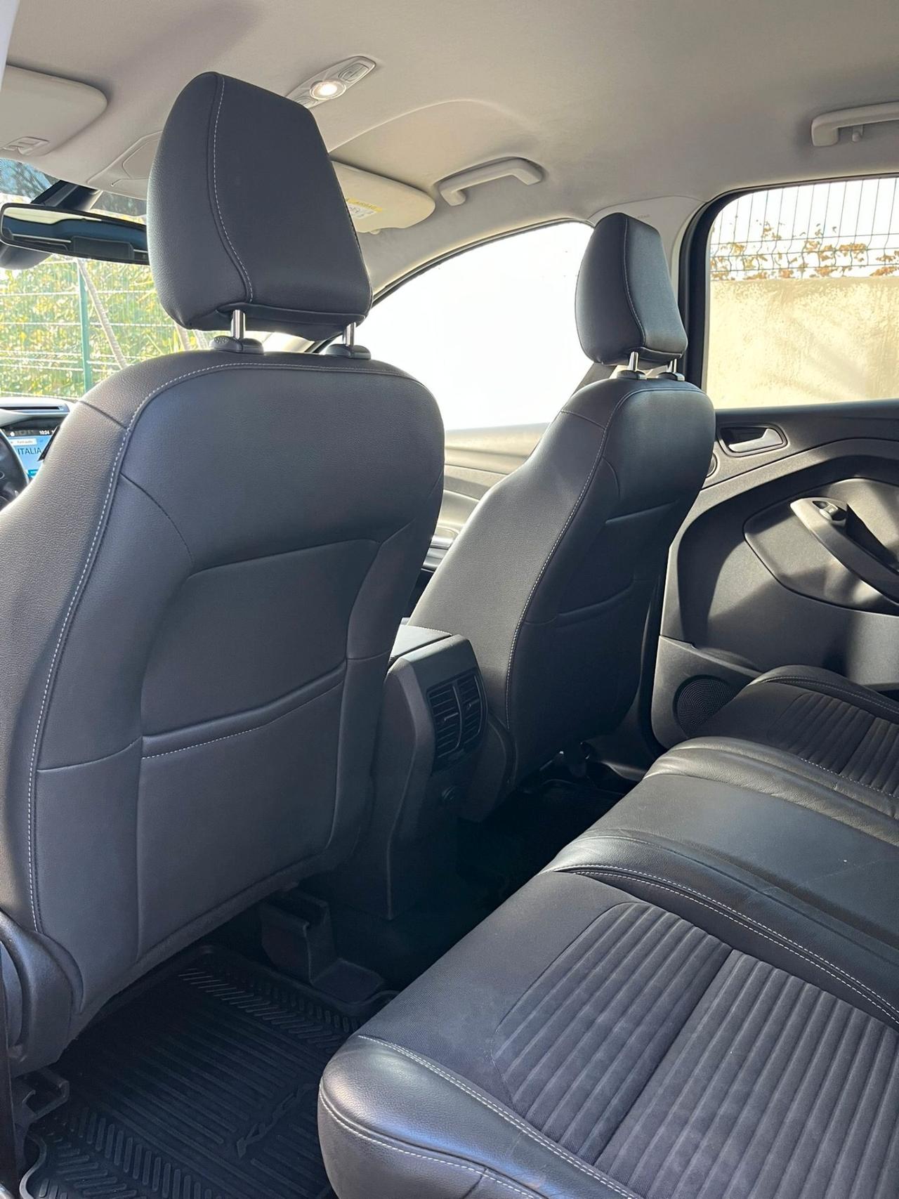 Ford Kuga 2.0 TDCI 150 CV S&S 2WD Titanium