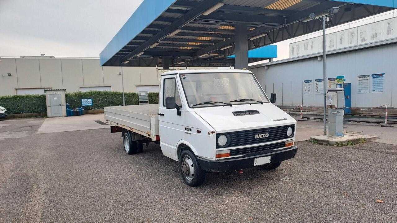 Iveco Daily 35-10 Cassone fisso 4,3 metri portata 1400 KG