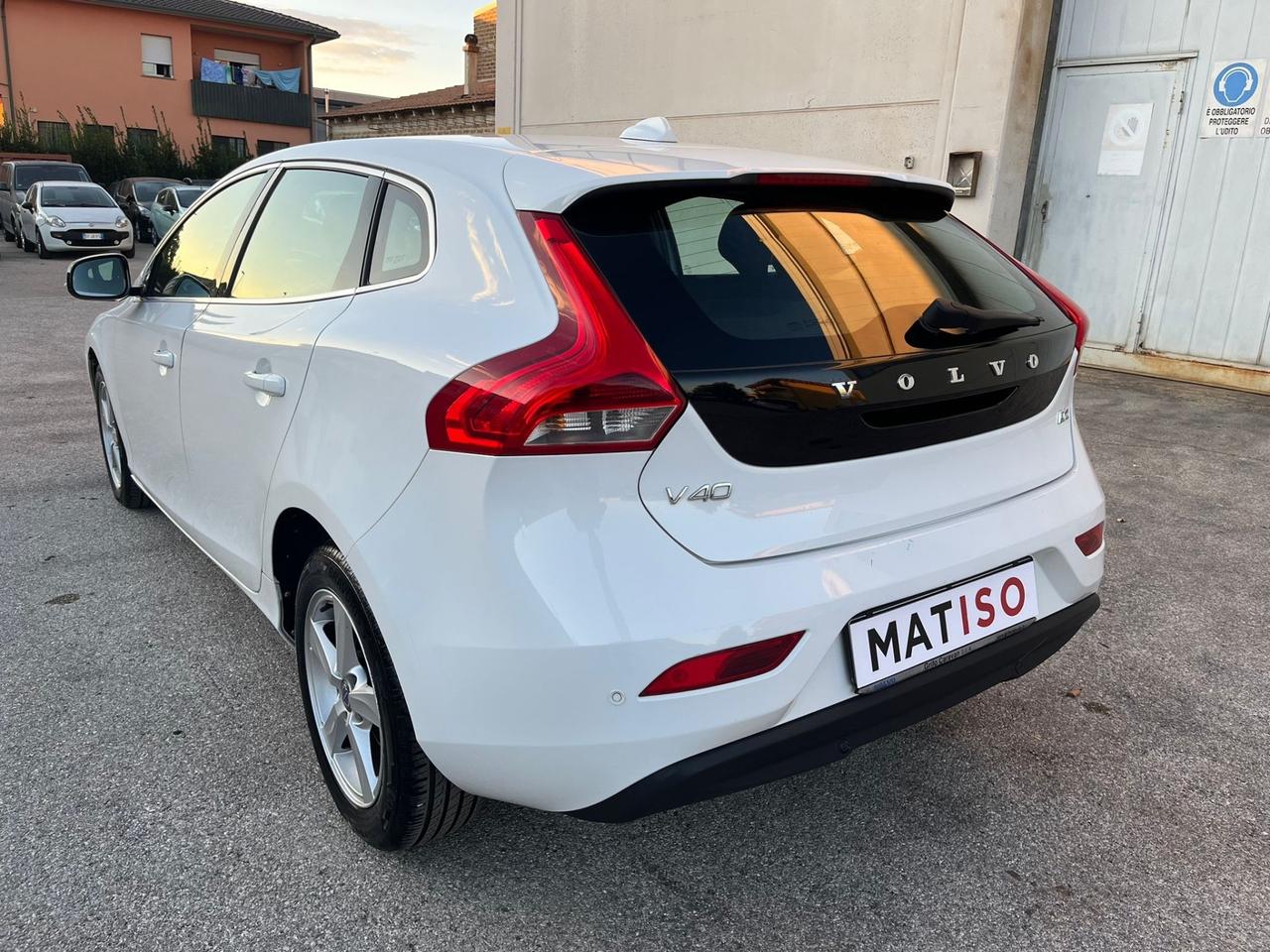 Volvo V40 D2 1.6 Diesel Summum