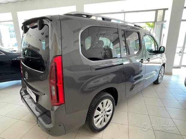 Opel Combo TRASPORTO DISABILI PIANALE RIBASSATO
