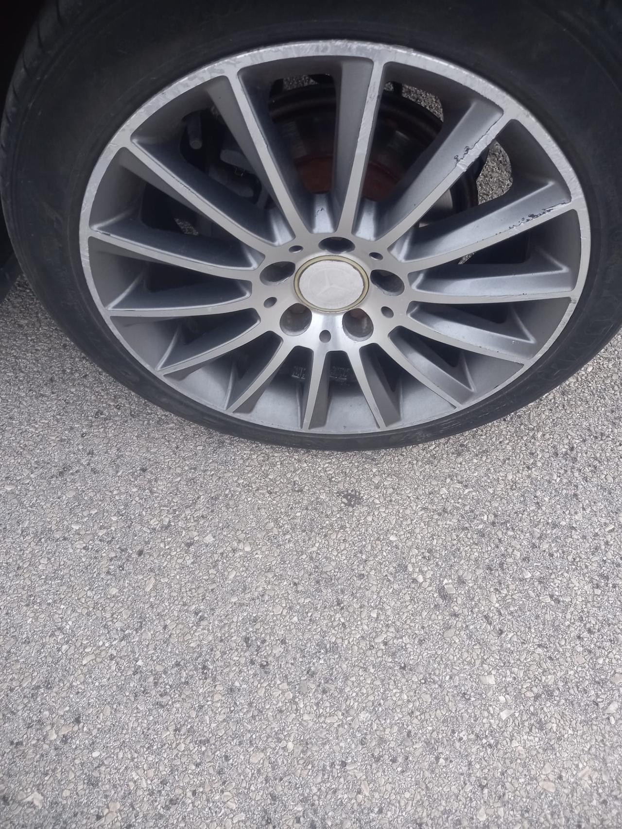 Mercedes-benz B 180 2010.