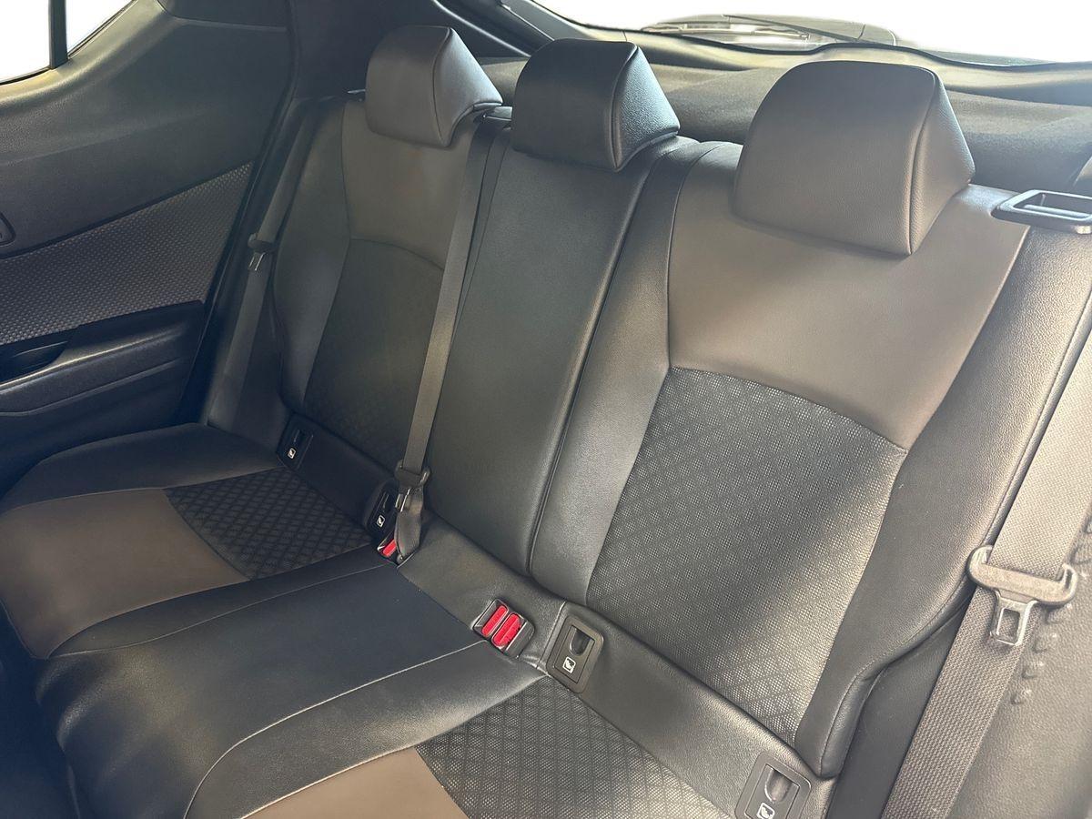 TOYOTA C-HR 1.8 Hybrid E-CVT Lounge