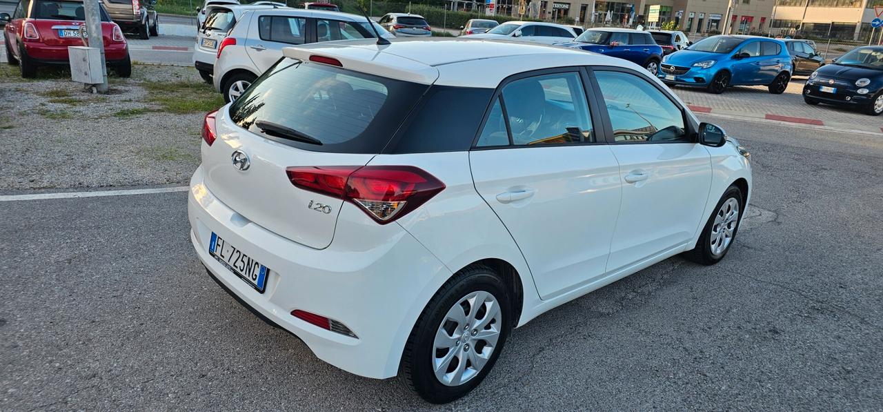 Hyundai i20 1.2 84 CV 5 porte Econext Comfort
