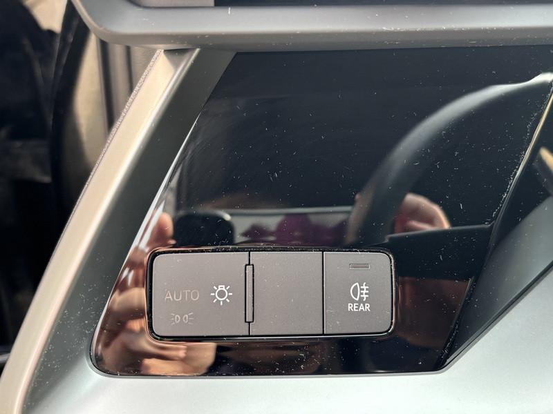 Audi A3 Sportback 35 2.0 tdi Business s-tronic LED-NAVI-18"