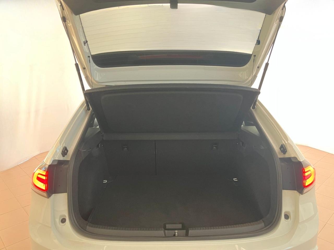 Volkswagen Taigo 1.0 TSI 110 CV DSG R-Line