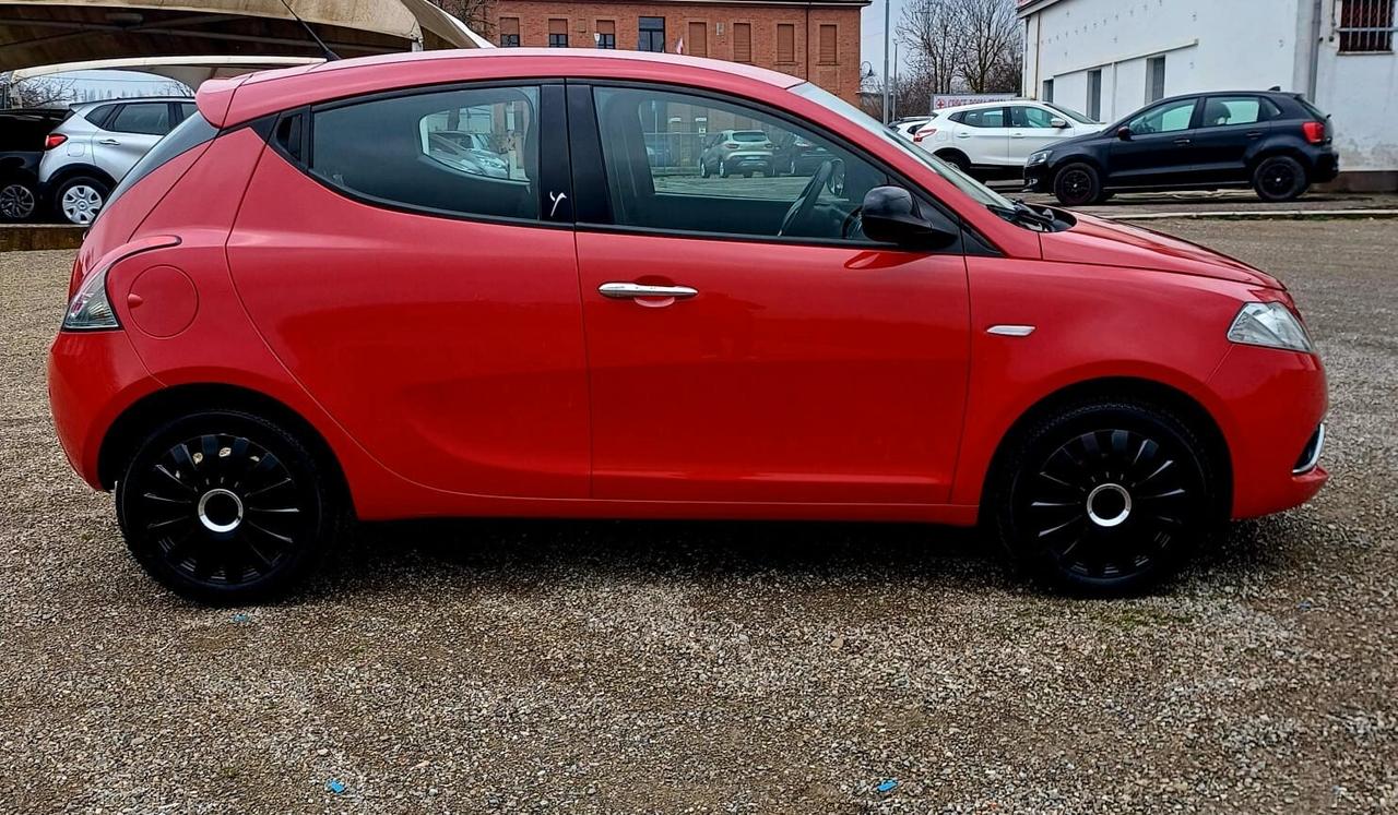 Lancia Ypsilon 1.2 69 CV 5 porte Platinum