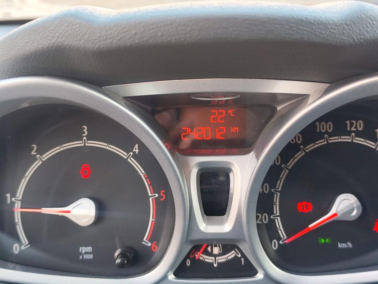 Ford Fiesta 1.4 TDCi 5p. Ghia