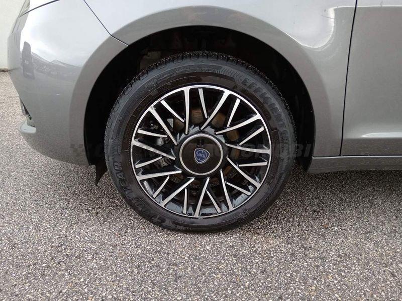 Lancia Ypsilon Ypsilon 1.0 firefly hybrid Platino s&s 70cv