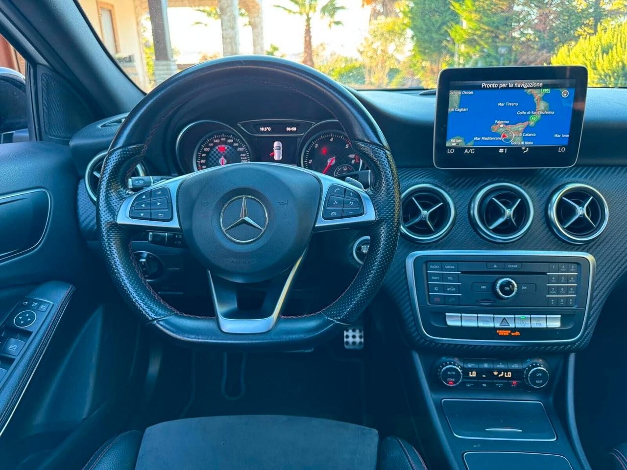 Mercedes-benz A 200 d Automatic Premium AMG TETTO PANORAMICO 2018