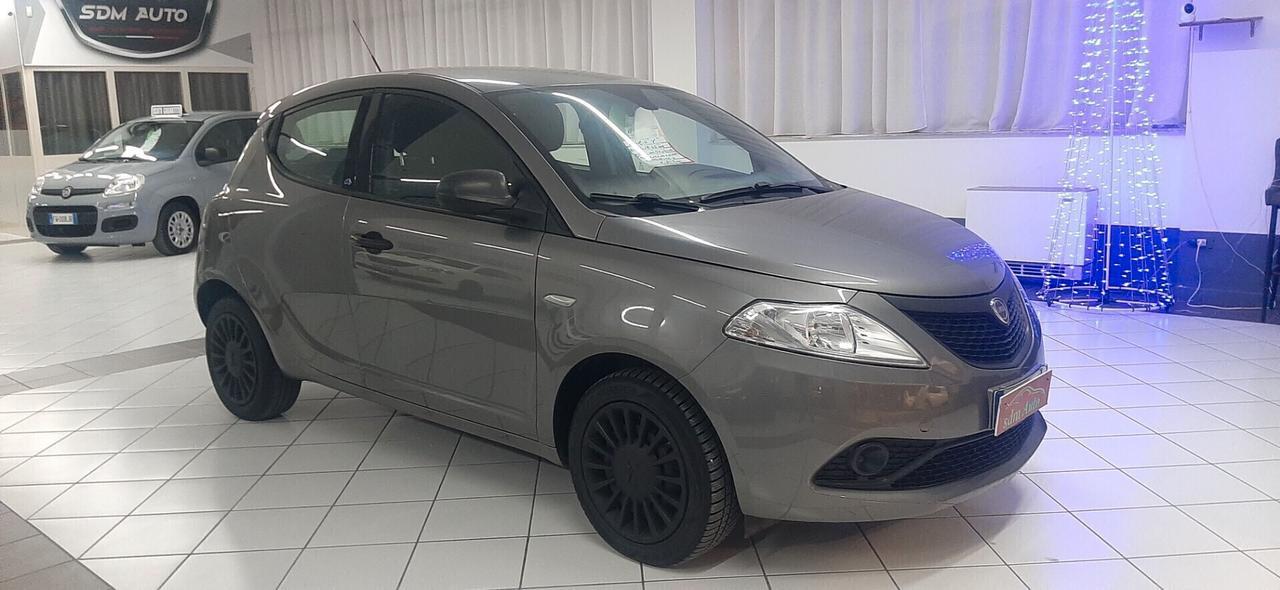 Lancia Ypsilon 1.2 69 CV 5 porte S&S Gold