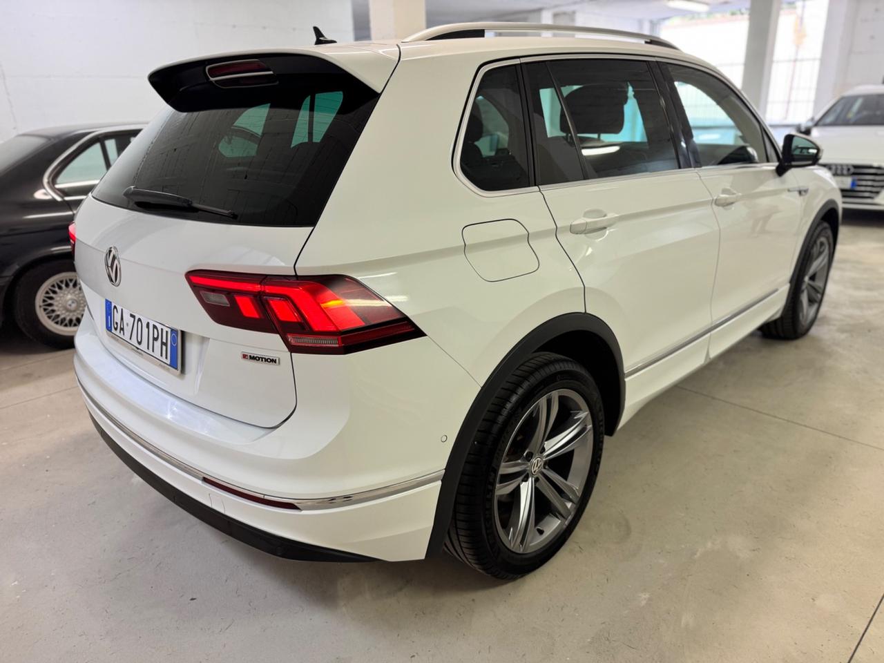 Volkswagen Tiguan 2.0 TDI SCR DSG 4MOTION Sport BMT R-LINE