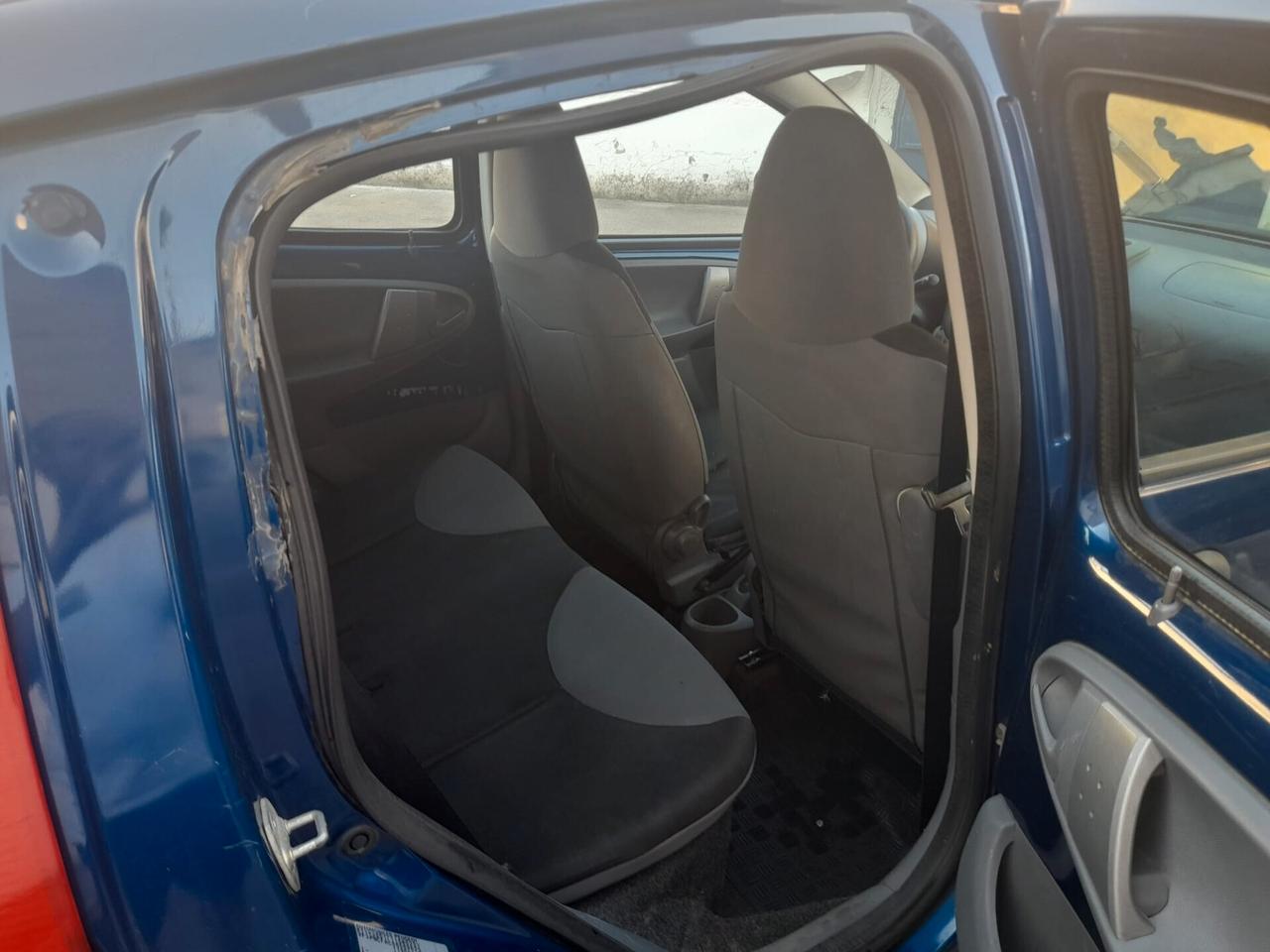 Peugeot 107 1.0cc benzina(PRIVATO)-2006