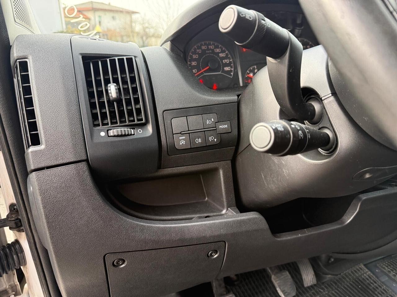 Peugeot Boxer 330 2.2 Diesel Furgone 3 posti