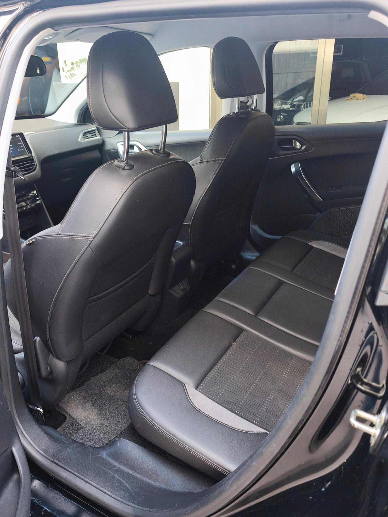 Peugeot 2008 1.6 e-HDi 92CV Stop&Start Allure