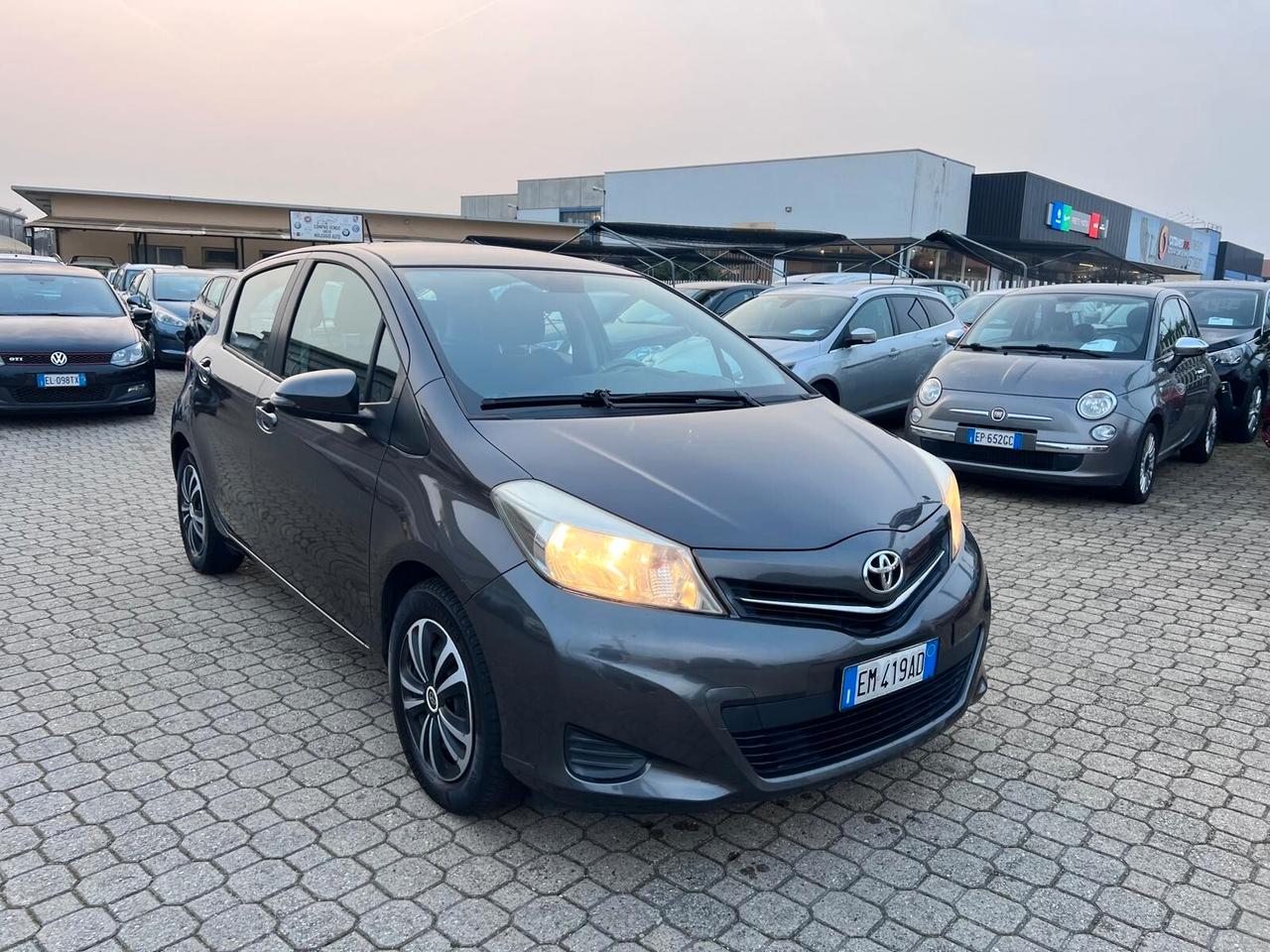 Toyota Yaris 1.0 5 porte Lounge