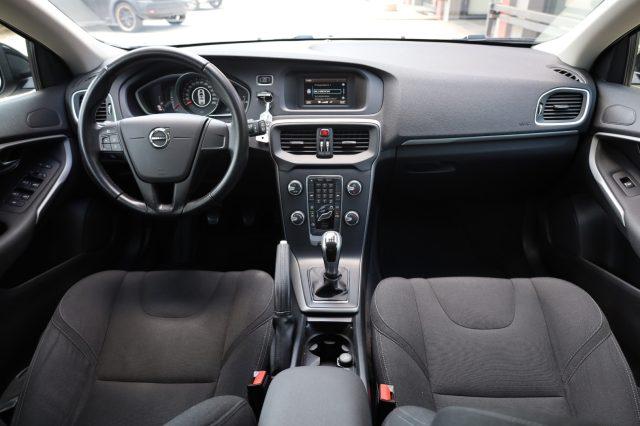 VOLVO V40 D2 2.0d UniPropietario Tagliandata per NEOPATENTAT