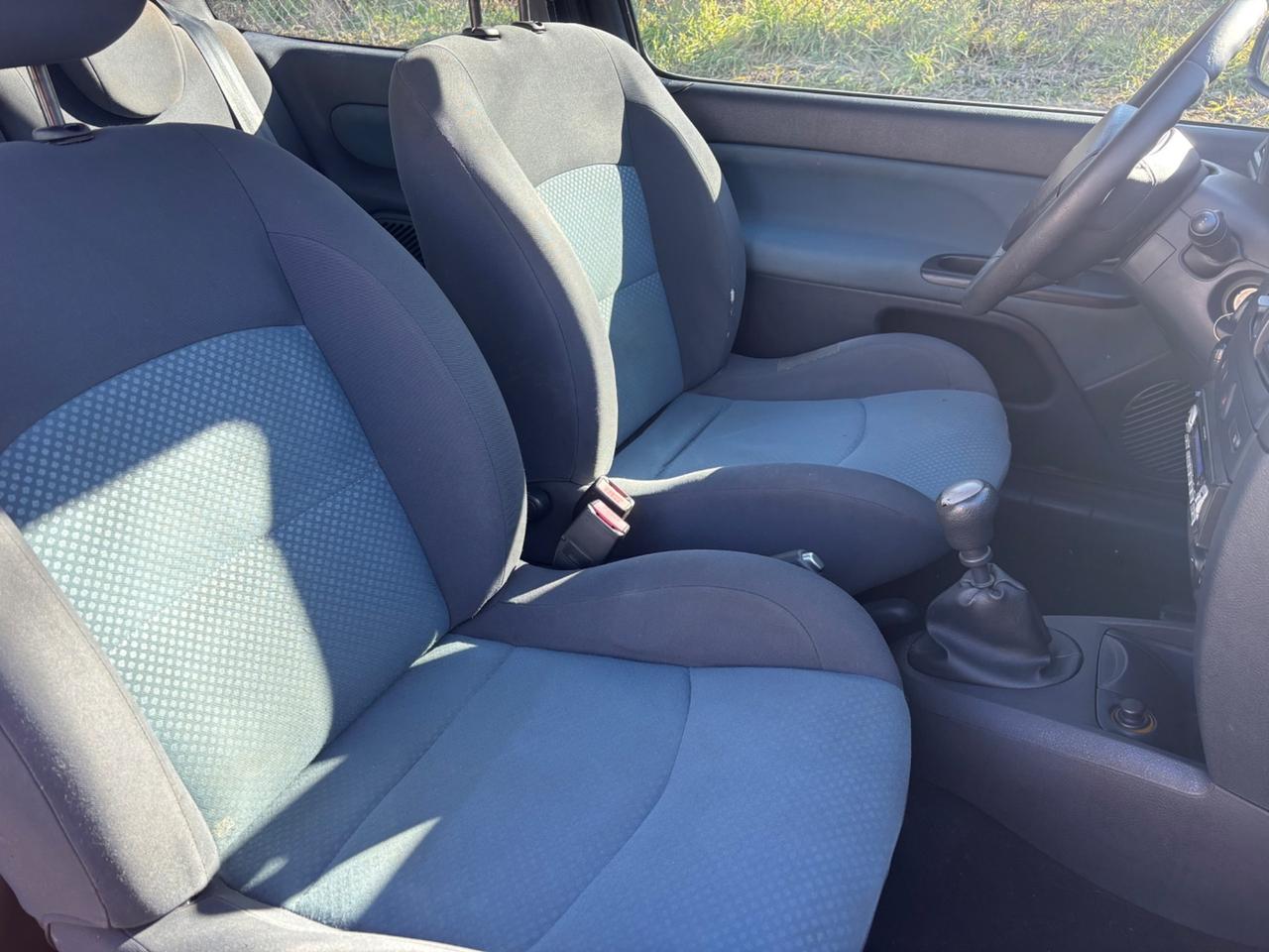 Renault Clio 1.4 16V 3p Luxe NEOPATENTATI