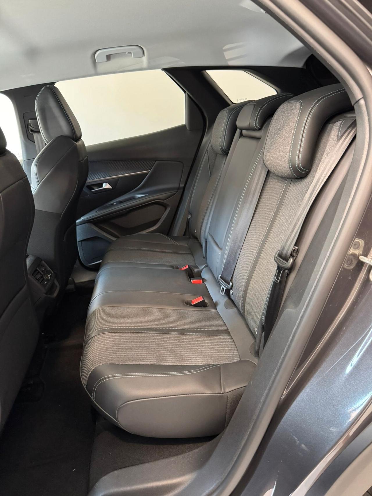 Peugeot 3008 BlueHDi 130 S&S EAT8 Allure Pack