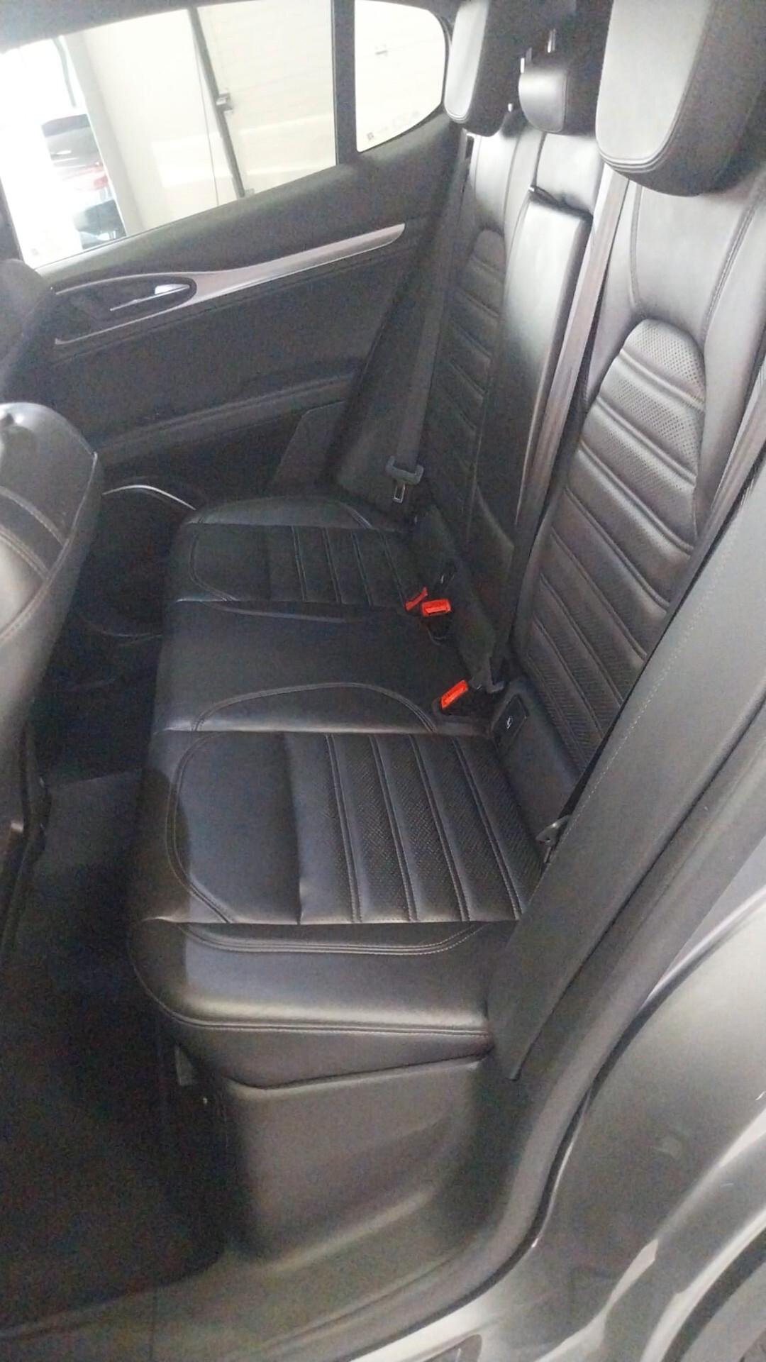 Alfa Romeo Stelvio 2.2 Turbodiesel 210 CV AT8 Q4 Executive