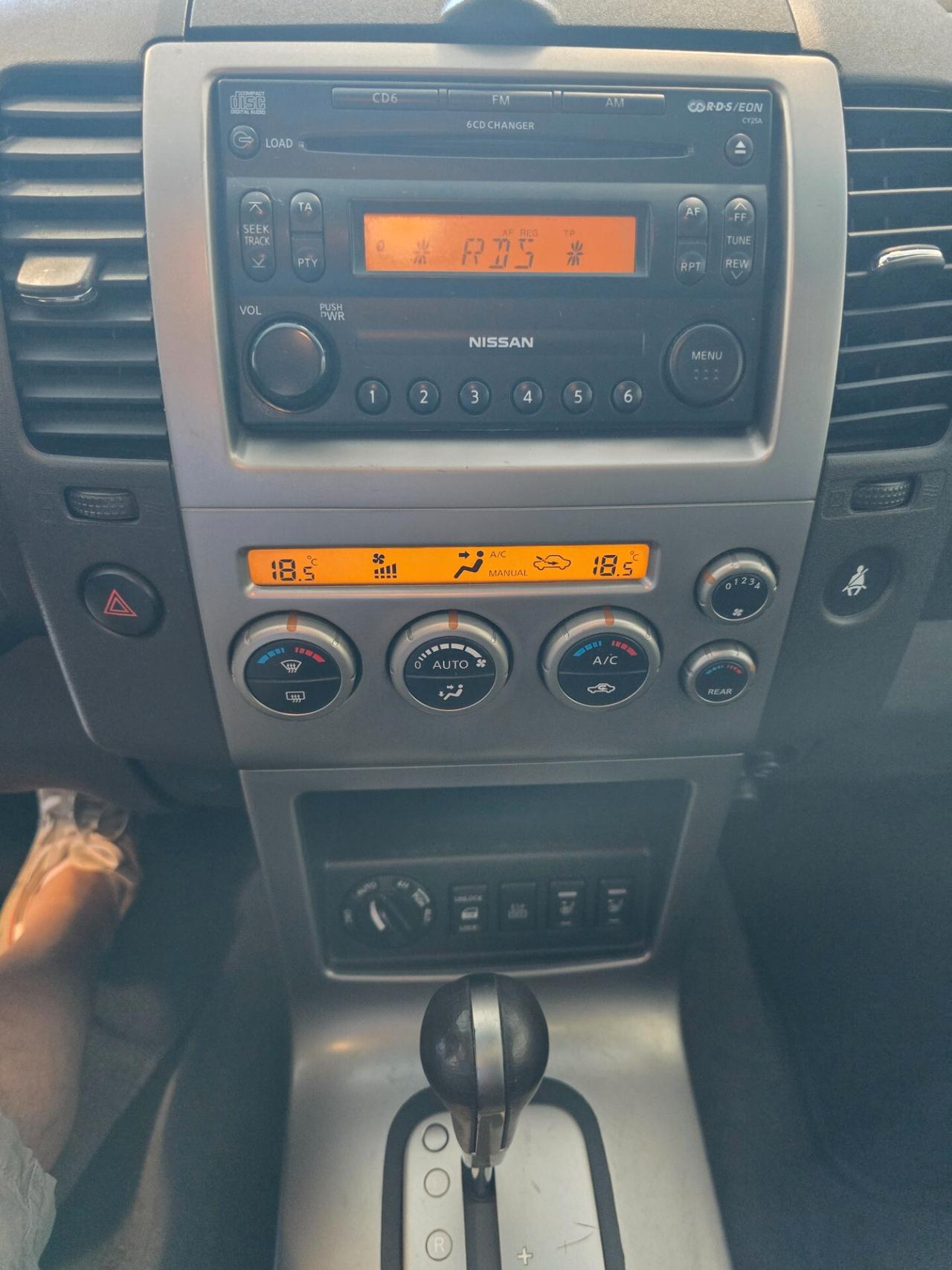 Nissan Pathfinder 2.5 dCi LE