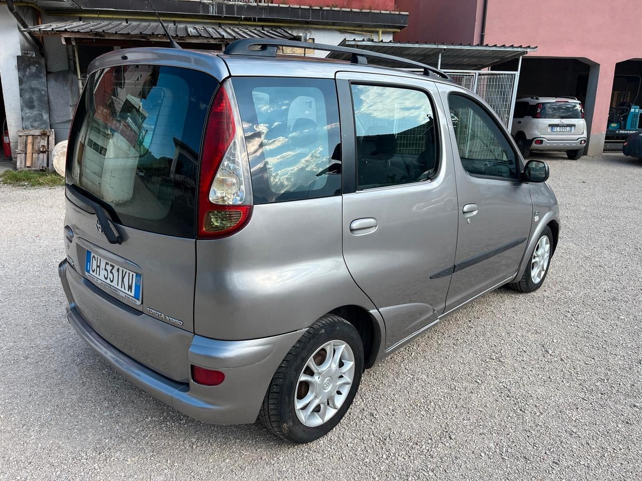 Toyota Yaris Verso 1.4 TURBO DIESEL