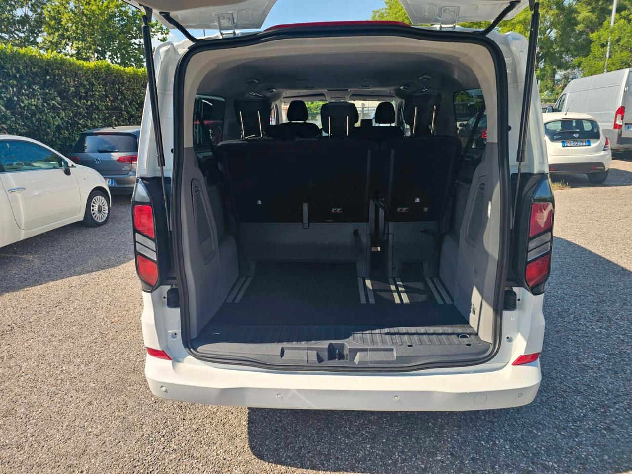 Ford Tourneo Courier custom titanium