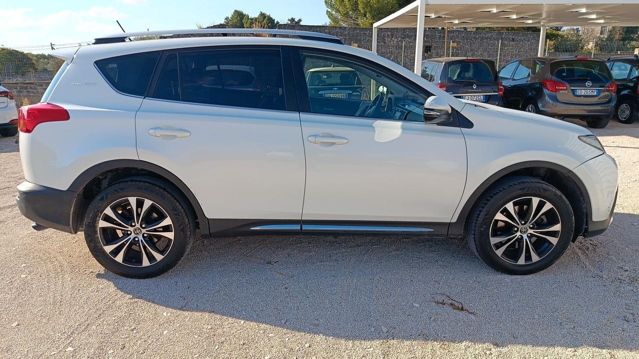 Toyota RAV 4 RAV4 2.0 D-4D 4WD Style White Ed.