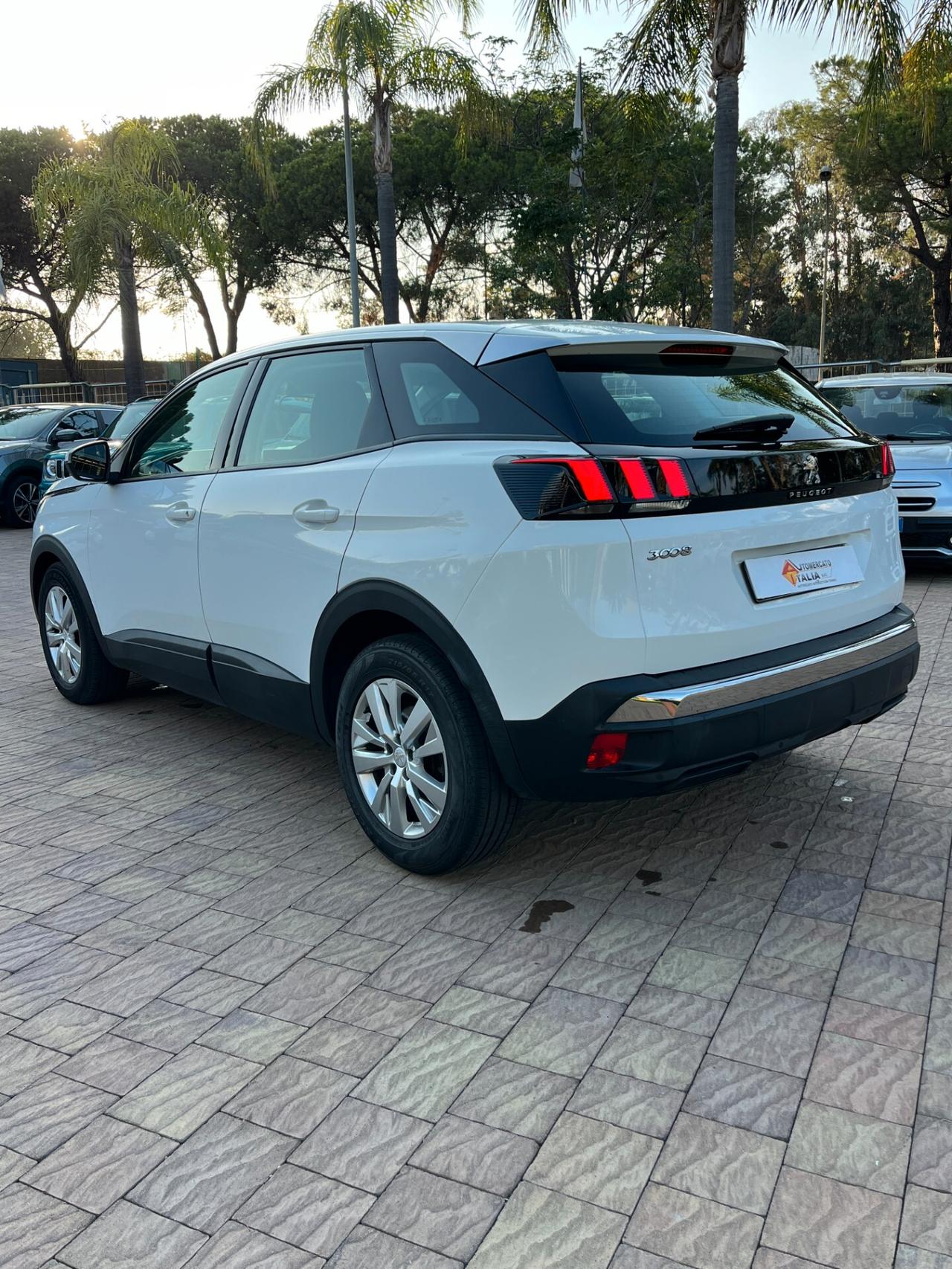 Peugeot 3008 BlueHDi 130 S&S EAT8 Business