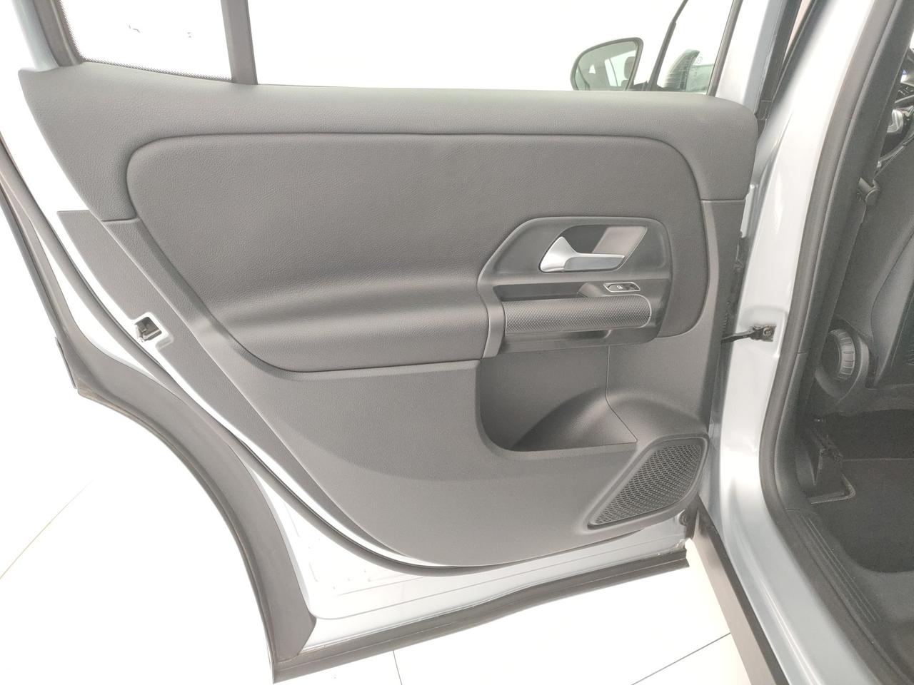 Mercedes-Benz GLB 180 d Advanced auto