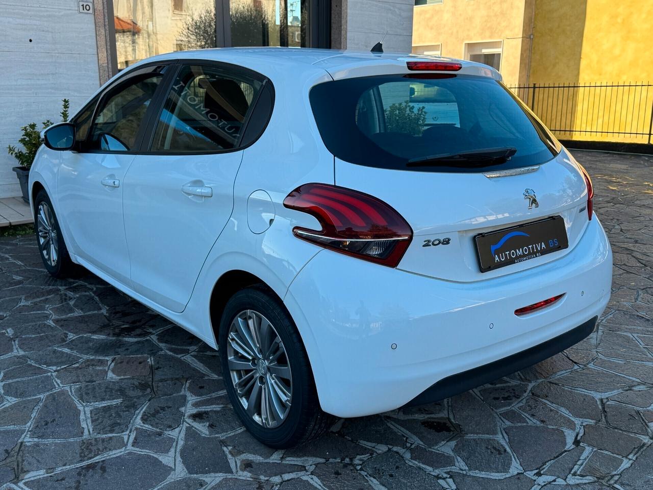 Peugeot 208 PureTech 82 5p. GPL Active