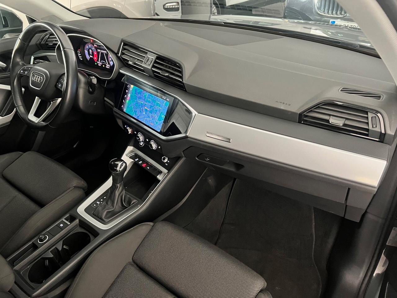 Audi Q3 35 2.0 tdi 150cv Business s-tronic LED/NAVI/18;