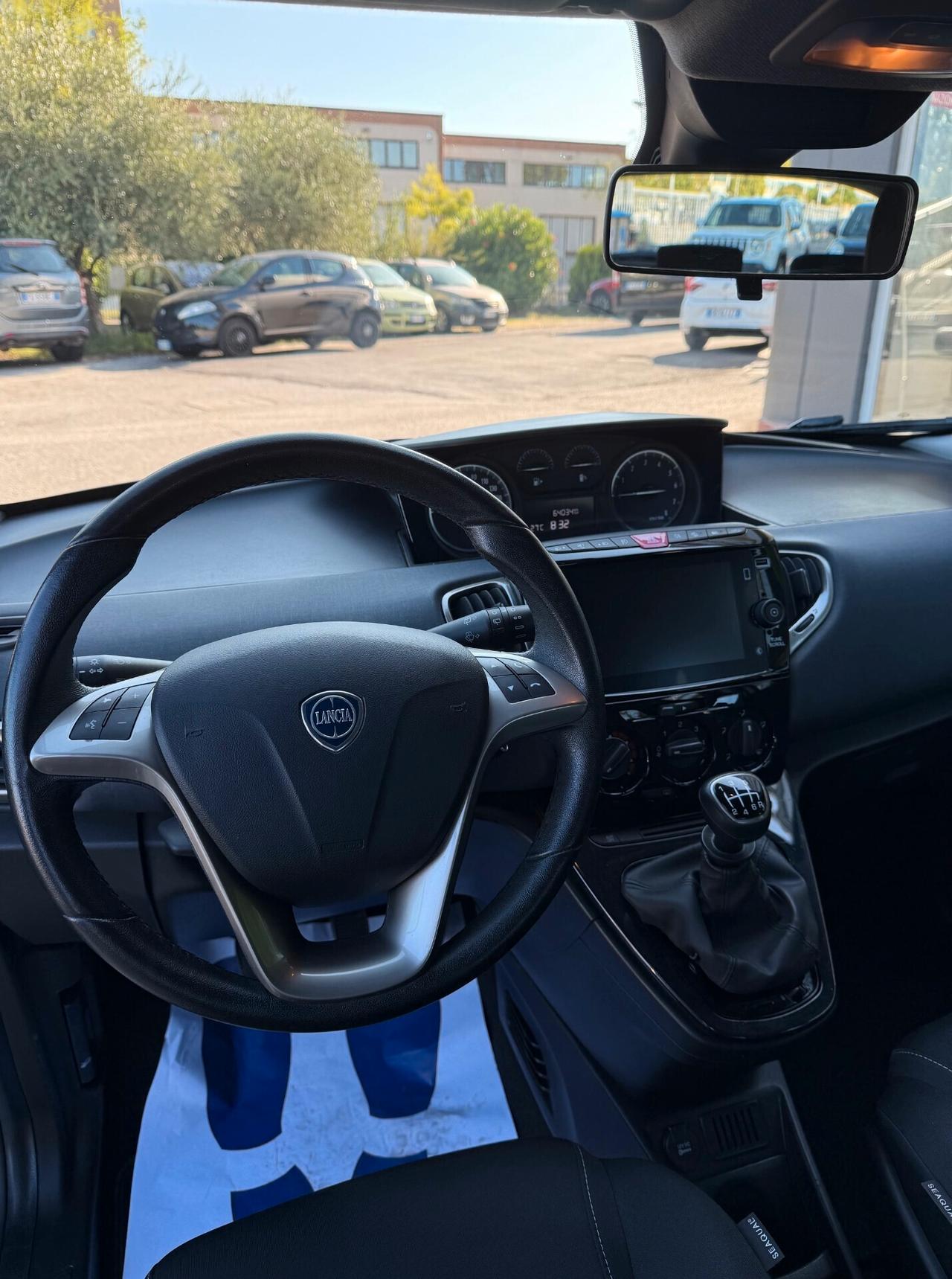 Lancia Ypsilon 1.0 FireFly 5 porte S&S Hybrid Gold