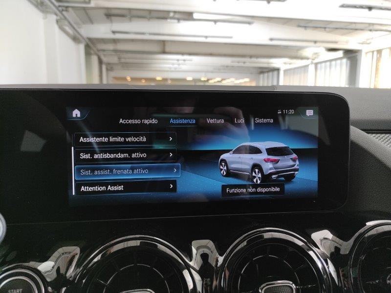 Mercedes-Benz GLA (H247) - GLA 200 d Automatic Business