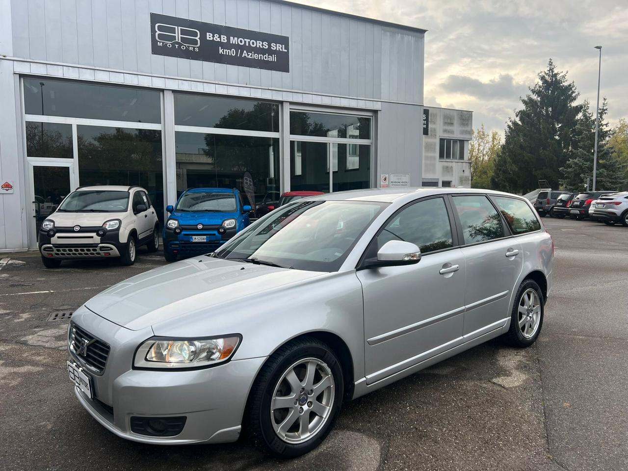 Volvo V50 2.0 D cat Momentum PREZZO PER COMMERCIANTI