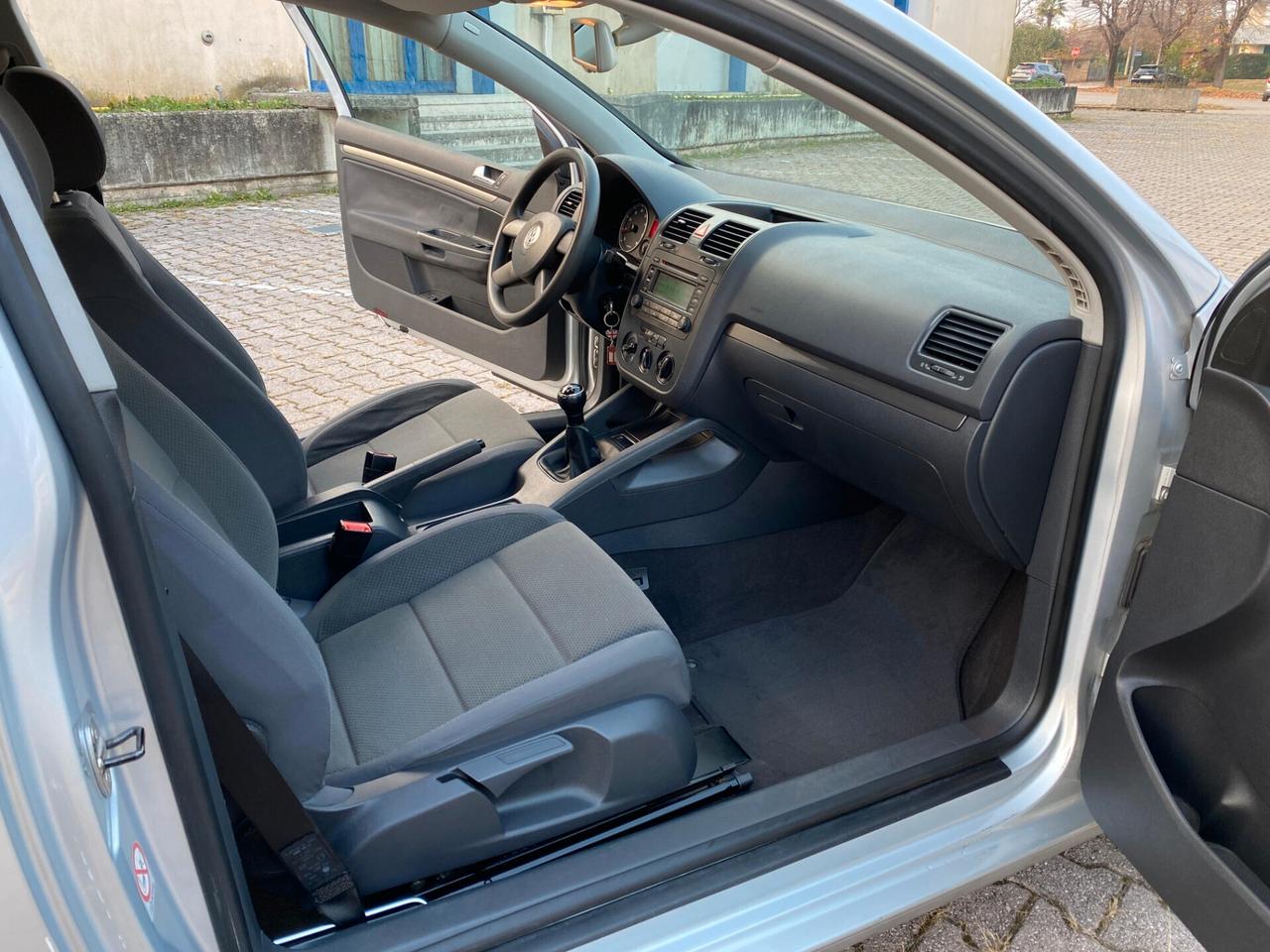 Volkswagen Golf 5 1.6 FSI Sportline 87.000Km