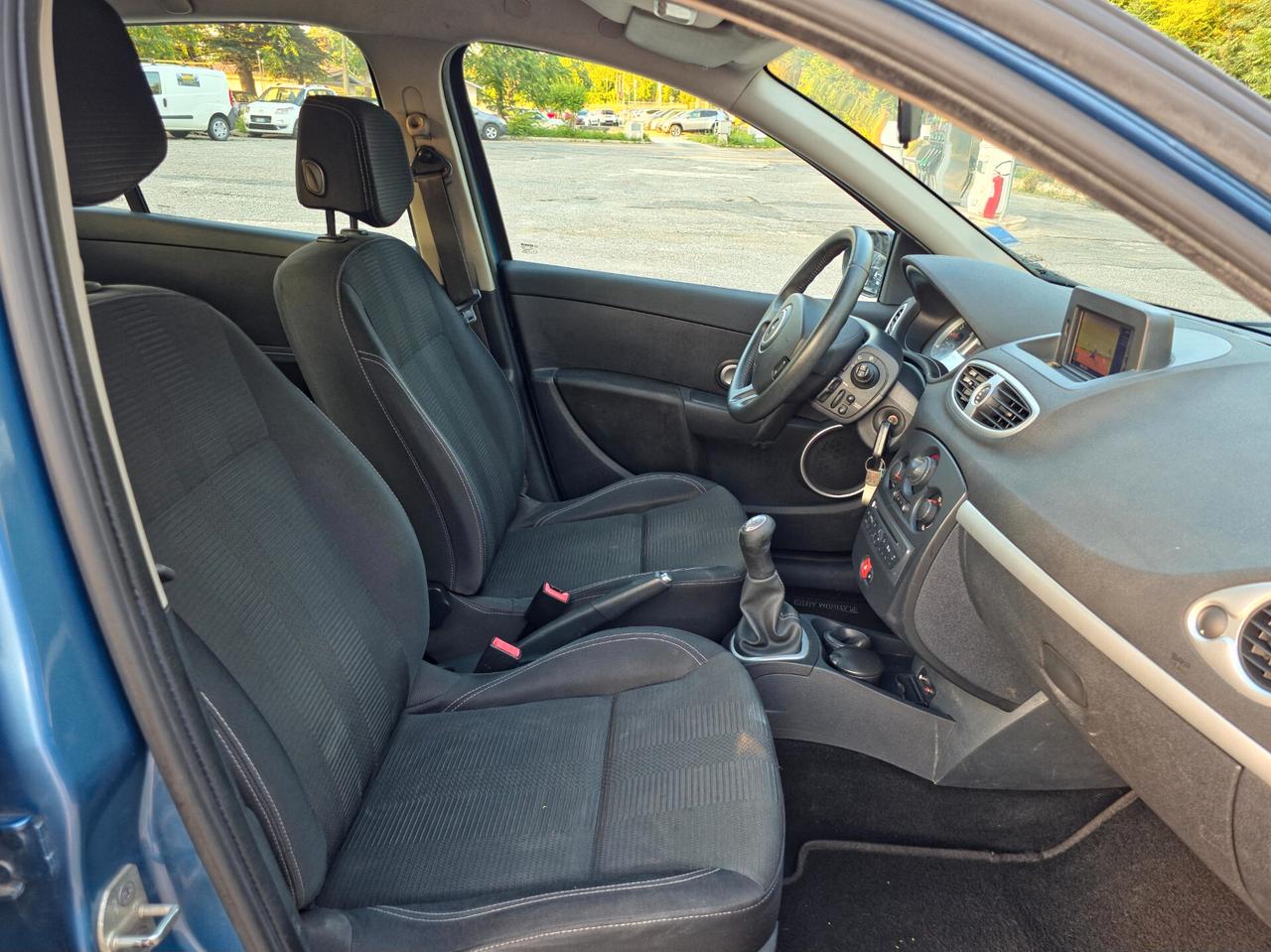 Renault Clio 1.2 16V 5 porte Luxe CV-75 E4 Manuale NEO 2010