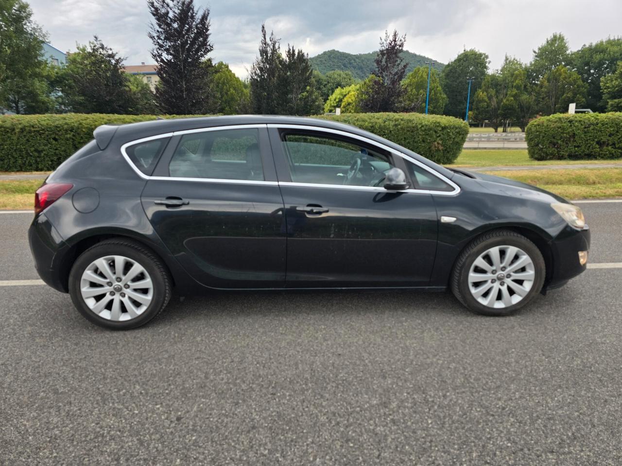 OPEL ASTRA 1.7 DTI COSMO "OK PER NEOPATENTATI"
