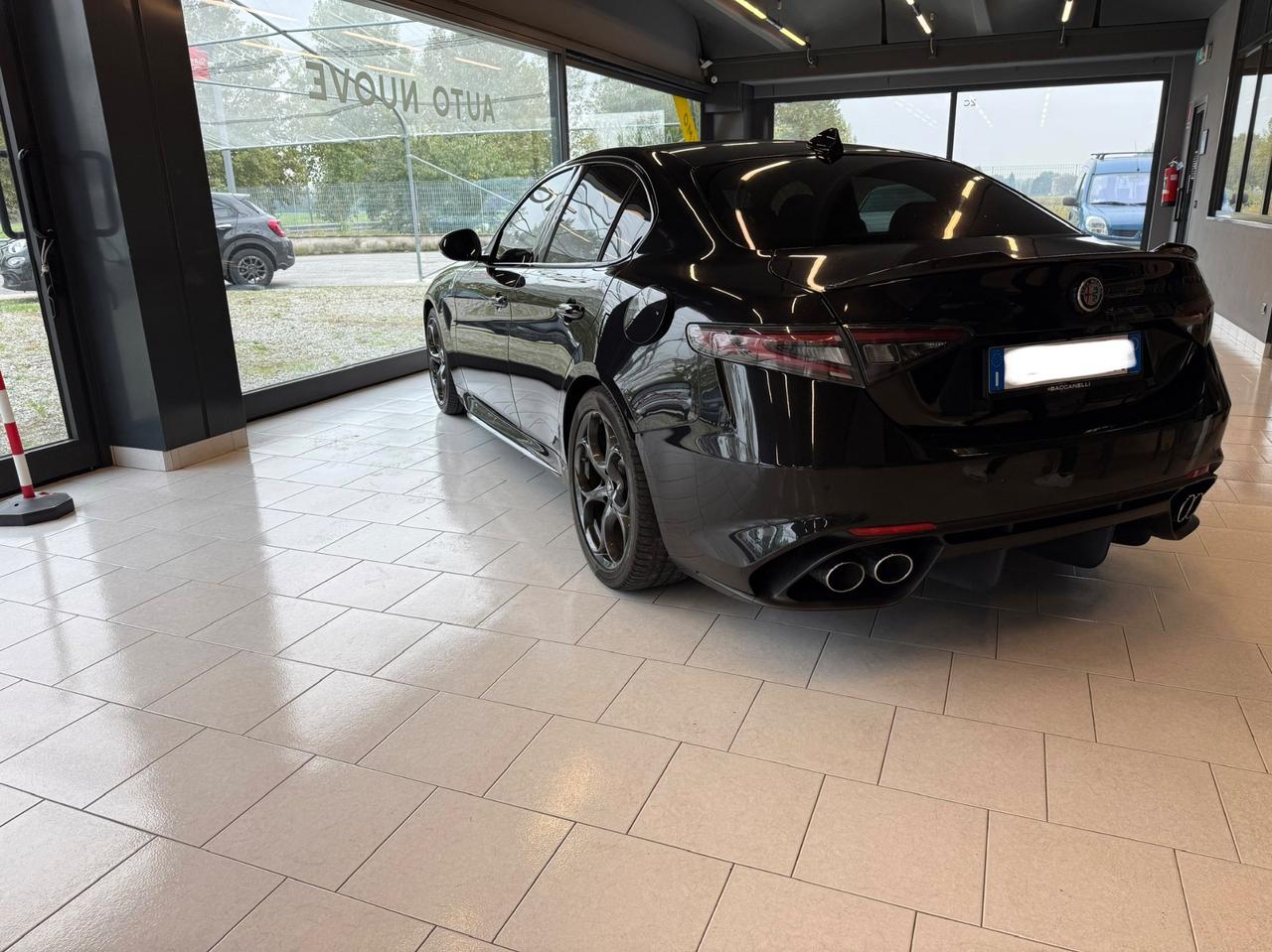 Alfa Romeo Giulia 2.9 V6 Bi-Turbo AT8 Quadrifoglio pack carbonio