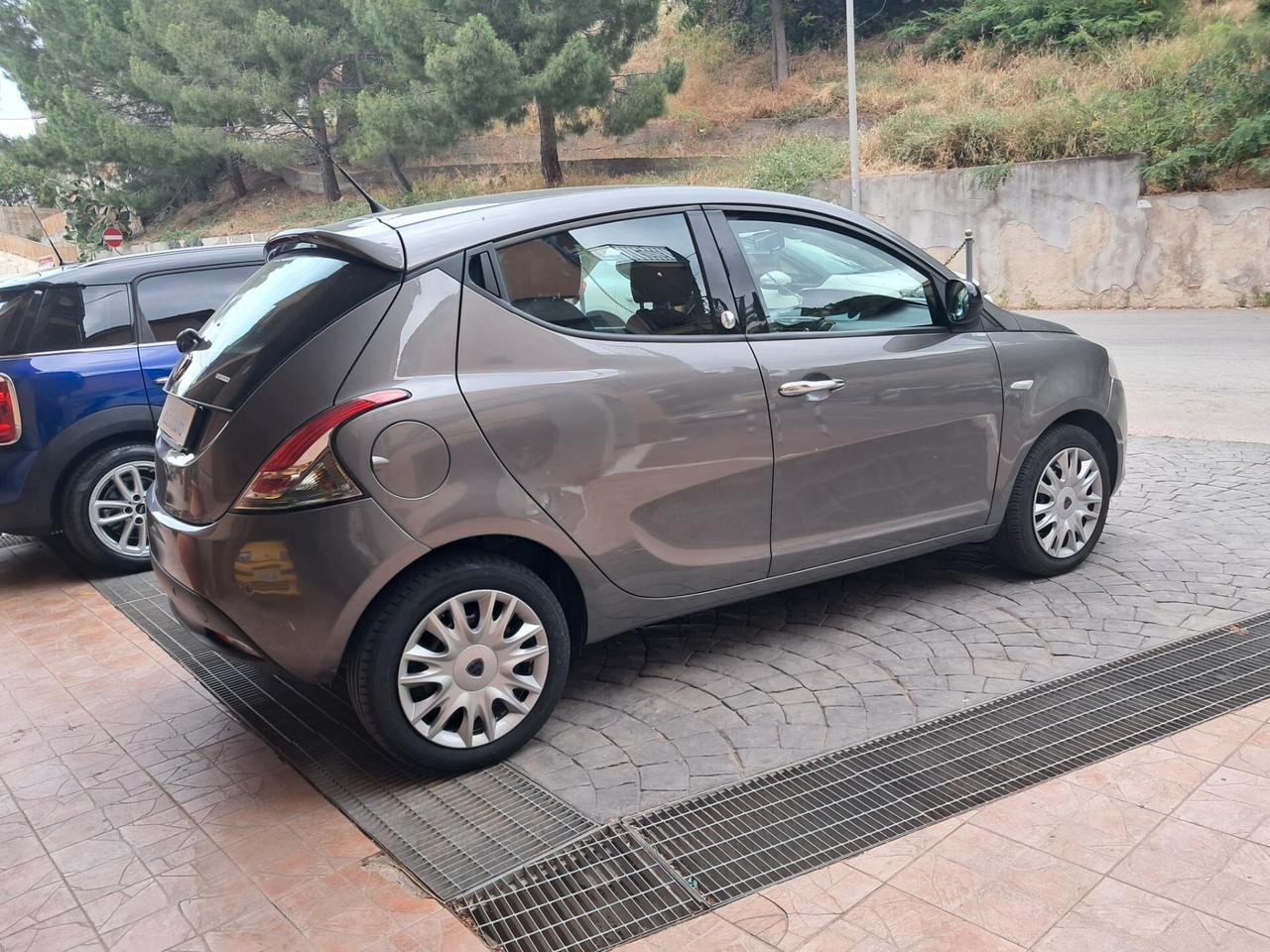Lancia Ypsilon 1.2 69 CV 5 porte GPL Ecochic Gold