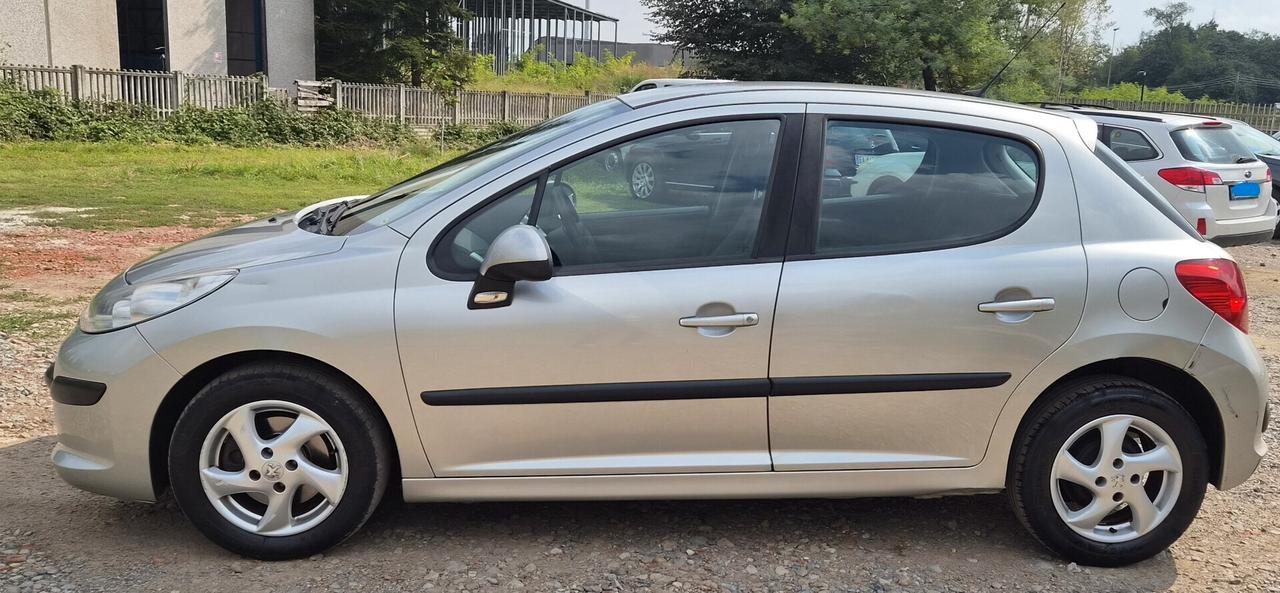 Peugeot 207 1.4 8V 75CV 5p. X Line